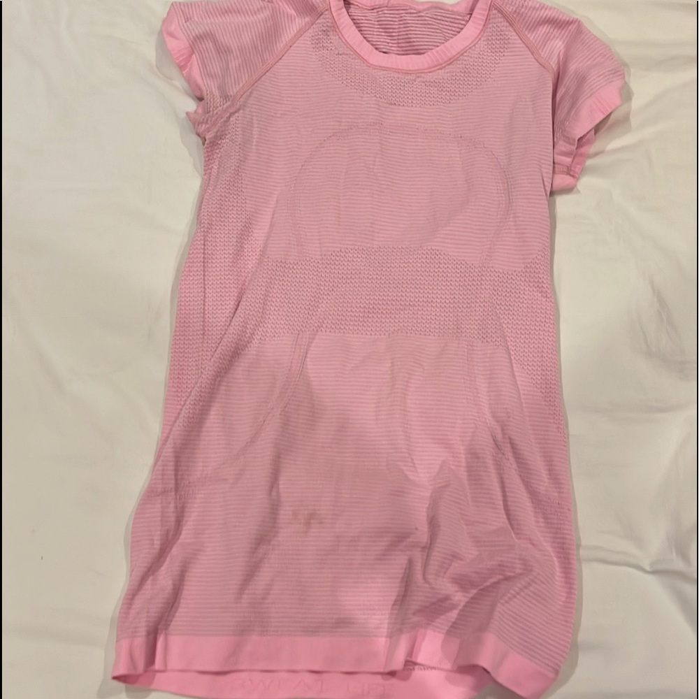 Size 6 cute lulu shirt!!!